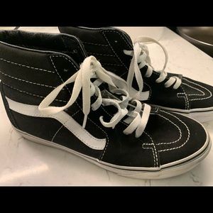 High top black and white vans